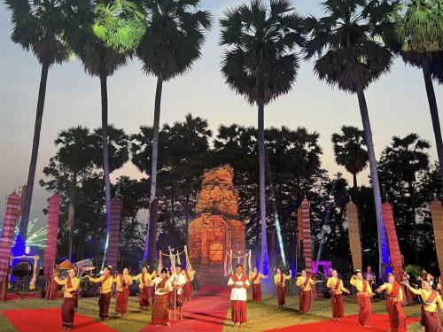 งานประเพณีบวงสรวงปราสาทภูมิโปน